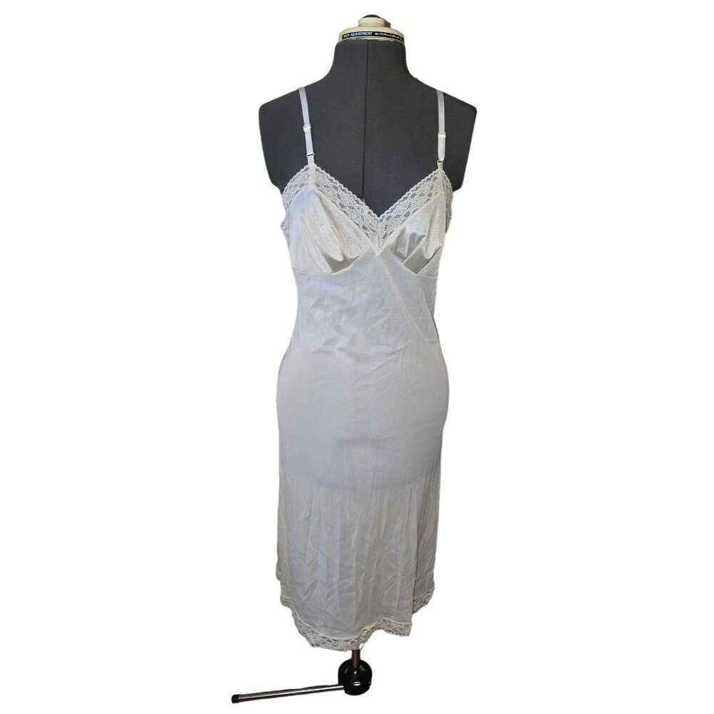 Vintage Vanity Fair whiteβ nylon slip Lace dress, full slip, Size 34 Granny Core